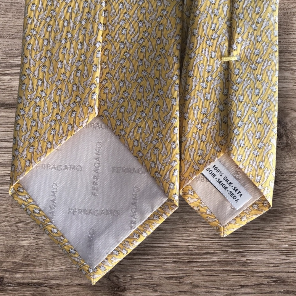 Ferragamo Giraffe-Print Silk Tie - Picture 7 of 16
